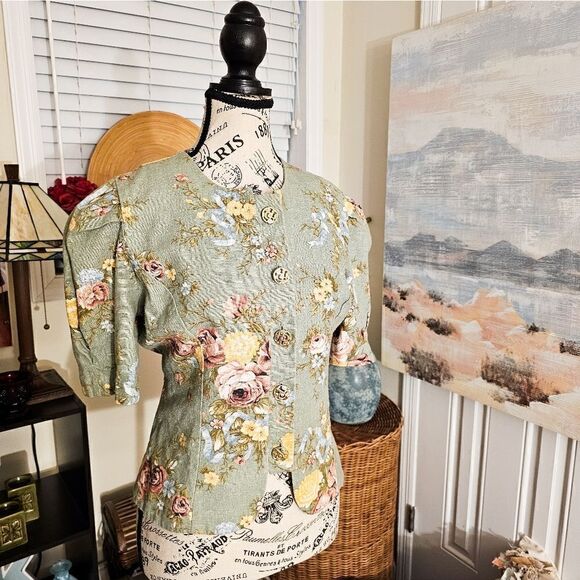 Vtg Lady Carol Preppy Tapestry Design Floral Statement Blouse. - Picture 1 of 15